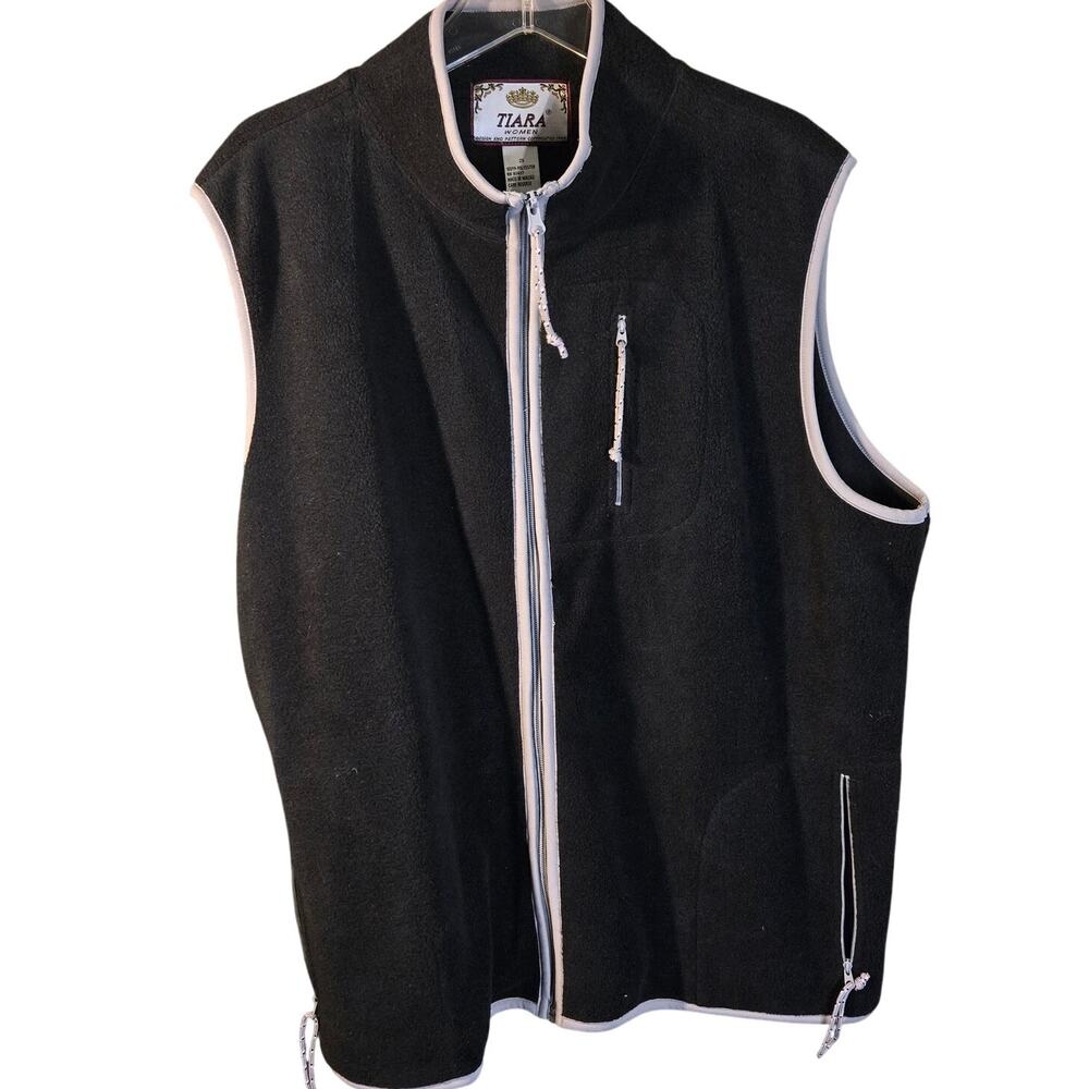 Tiara 2X Black Fleece Vest with White Lining [320]